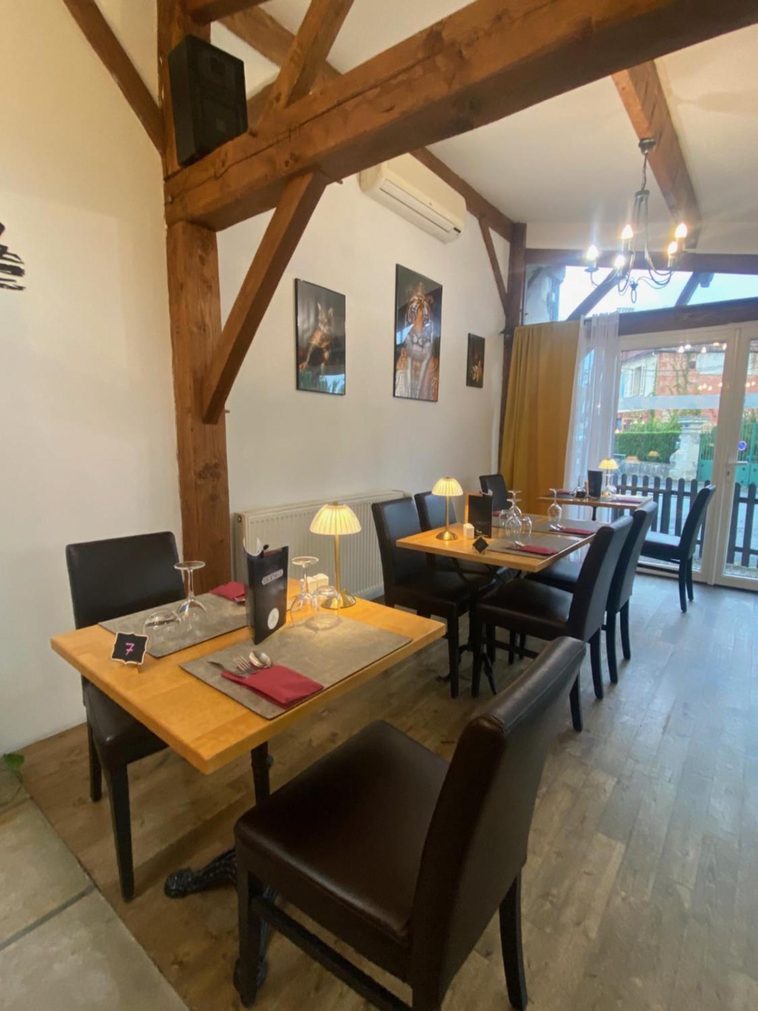 Logis Hotel Le Cygne Le Bugue Buitenkant foto