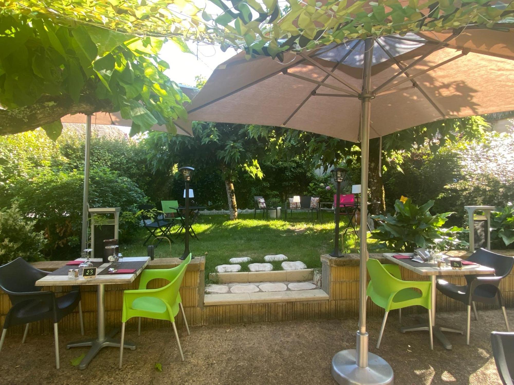 Logis Hotel Le Cygne Le Bugue Buitenkant foto