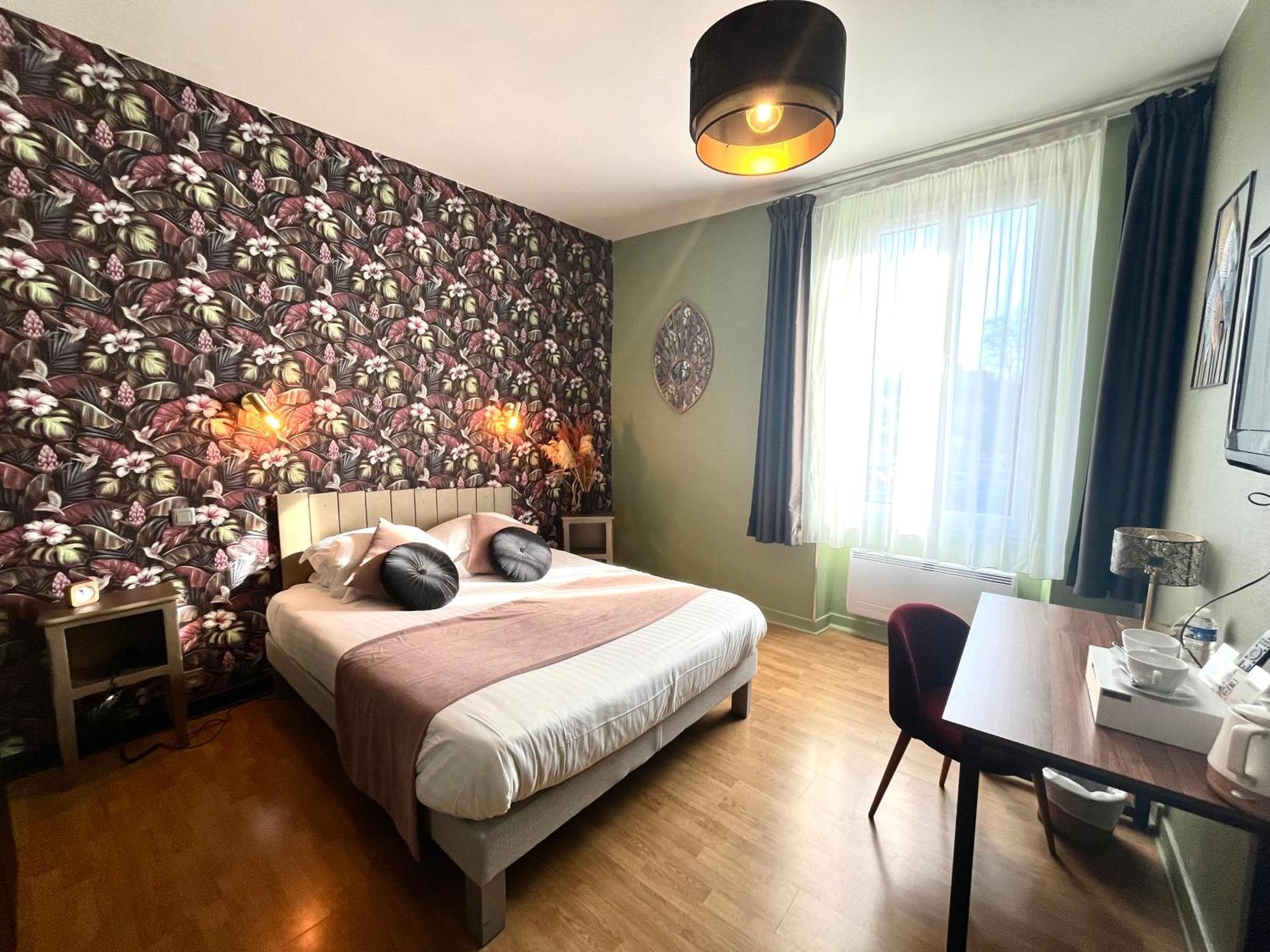 Logis Hotel Le Cygne Le Bugue Buitenkant foto