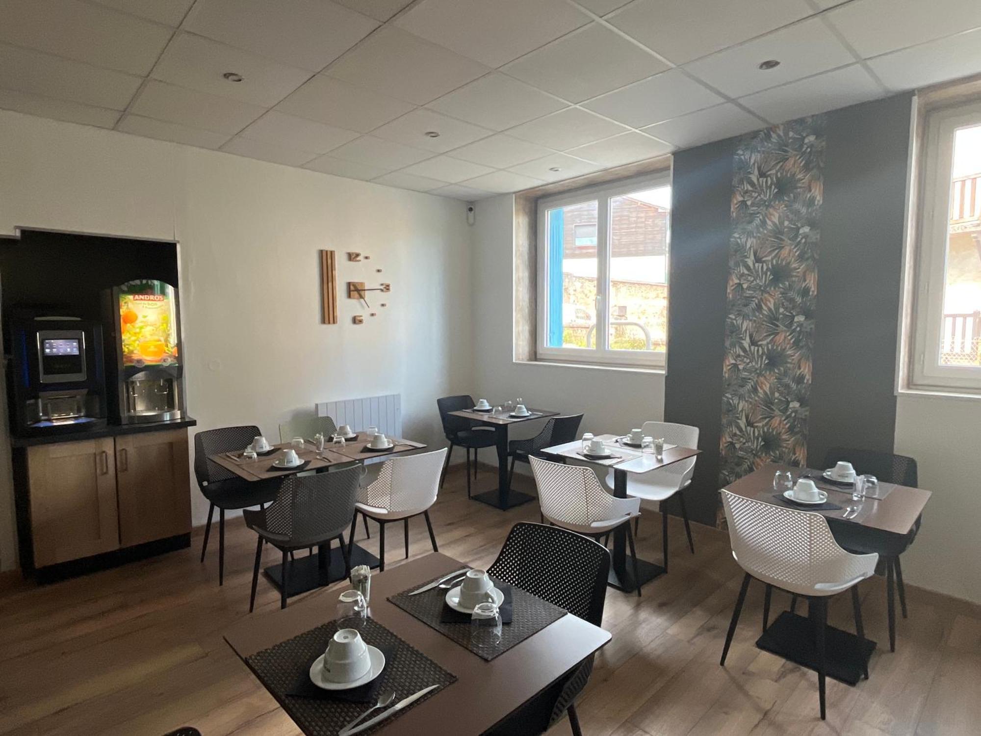 Logis Hotel Le Cygne Le Bugue Buitenkant foto