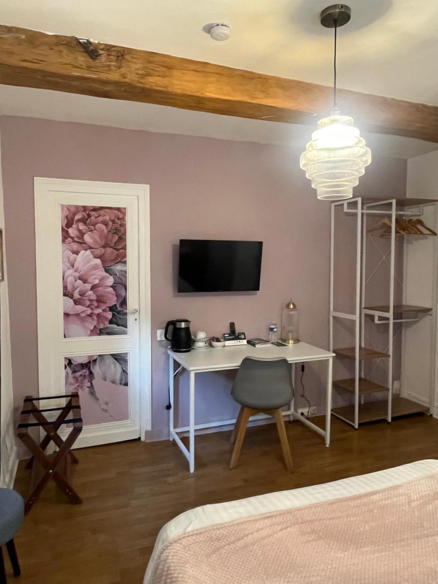 Logis Hotel Le Cygne Le Bugue Buitenkant foto