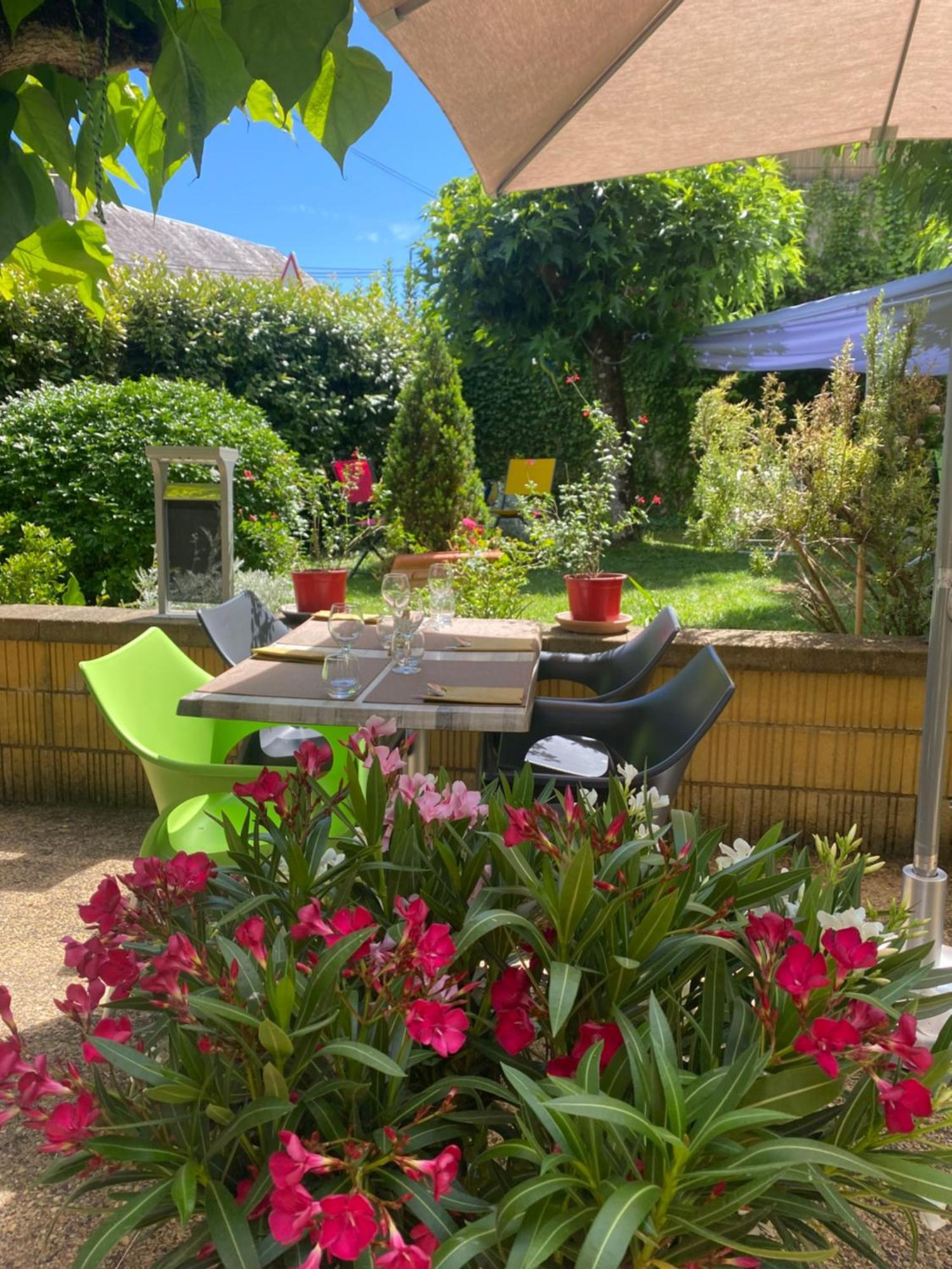 Logis Hotel Le Cygne Le Bugue Buitenkant foto